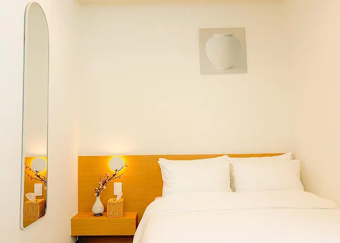 Jongno - Darang L 5-min Walk To Jongno 3-ga & Anguk Station L 2-min Walk To Changdeokgung Palace * Seoul